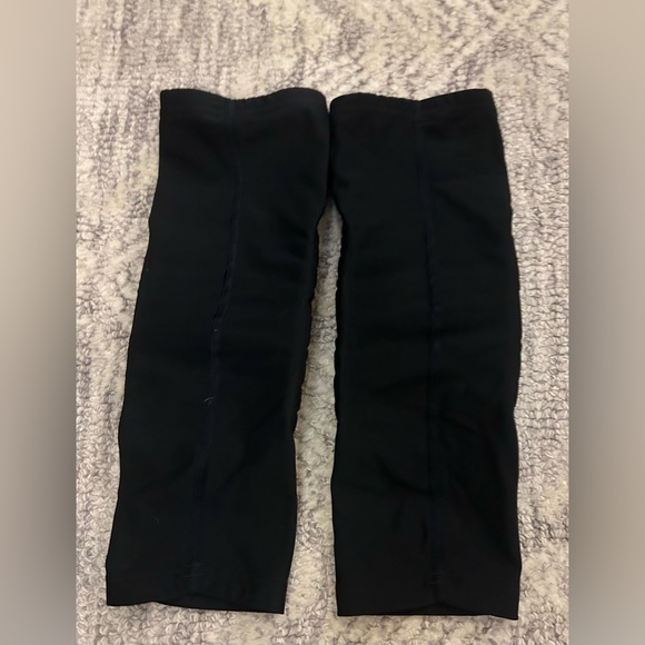 McDavid Sports Hex Tech Basketball Knee Sleeve Pair, size medium - Picture 2 of 3